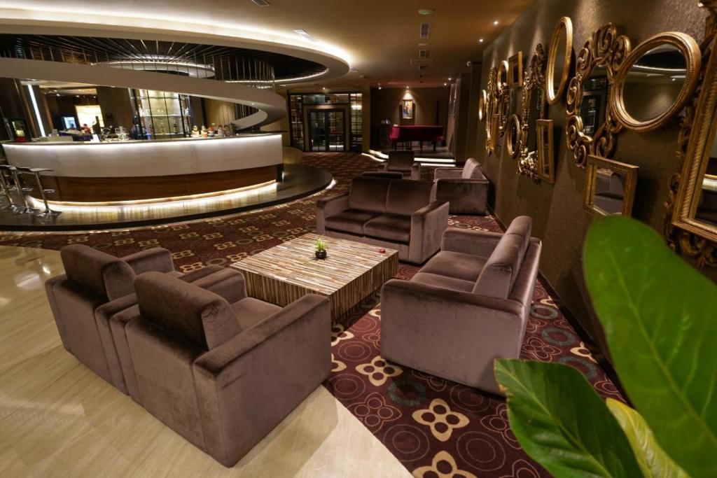 Heritage 4*
